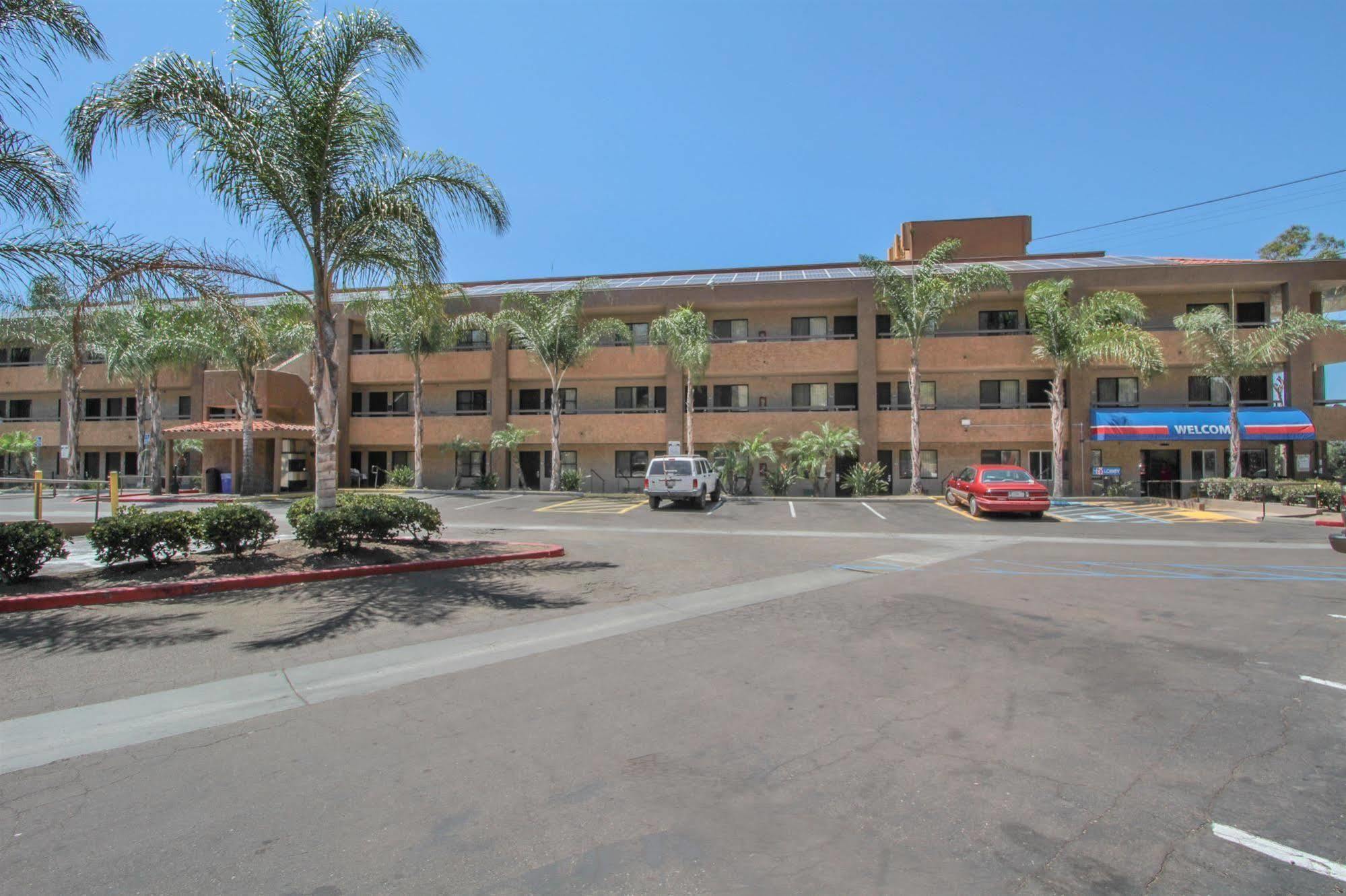 Motel 6 San Diego - Mission Valley المظهر الخارجي الصورة