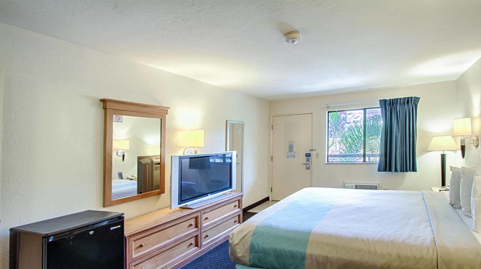 Motel 6 San Diego - Mission Valley المظهر الخارجي الصورة