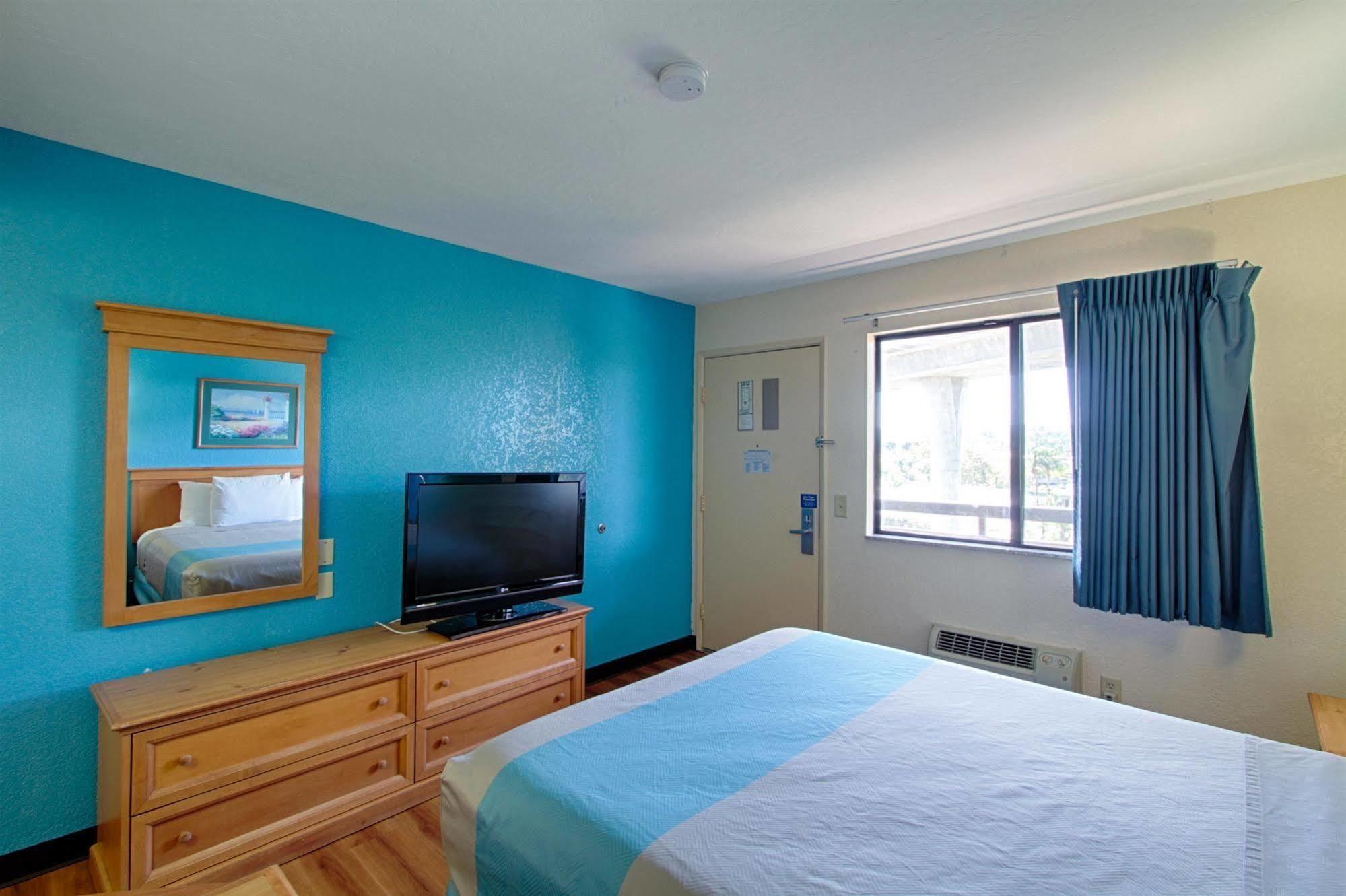 Motel 6 San Diego - Mission Valley المظهر الخارجي الصورة