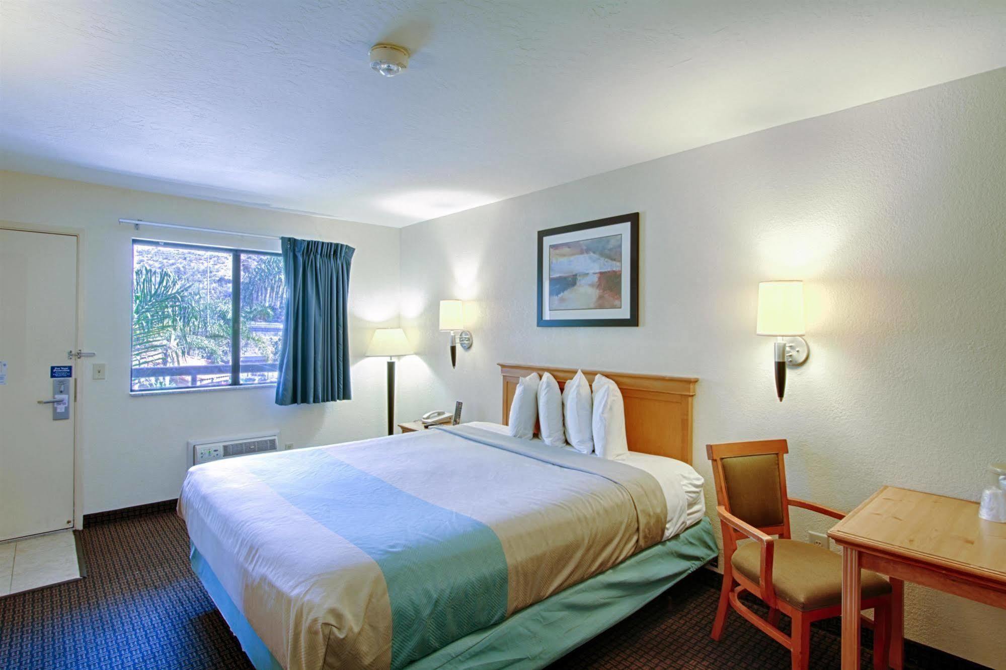Motel 6 San Diego - Mission Valley المظهر الخارجي الصورة